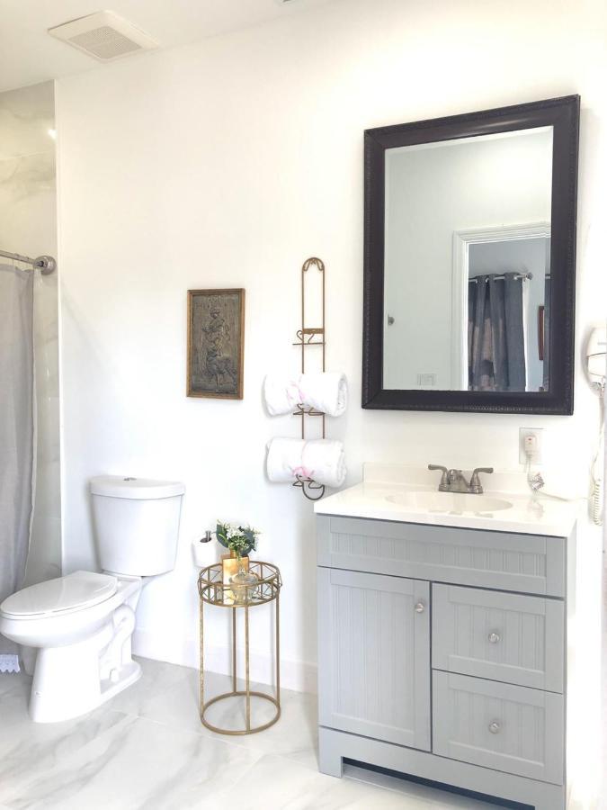 Private Suite Mins From Mia Free Parking Miami Exteriör bild