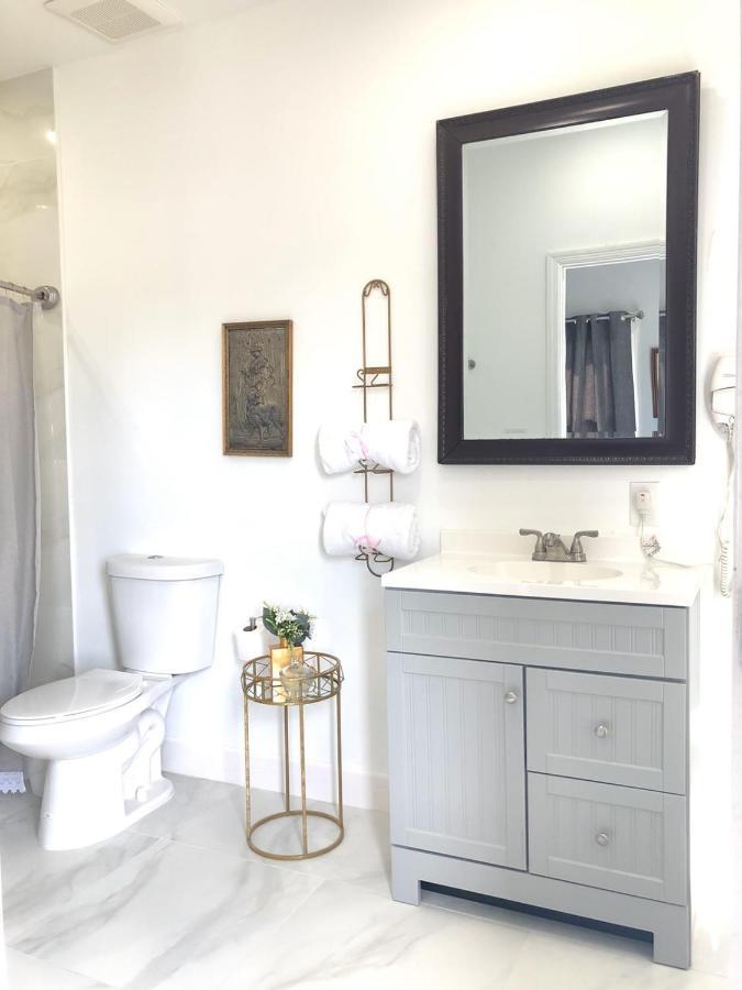 Private Suite Mins From Mia Free Parking Miami Exteriör bild